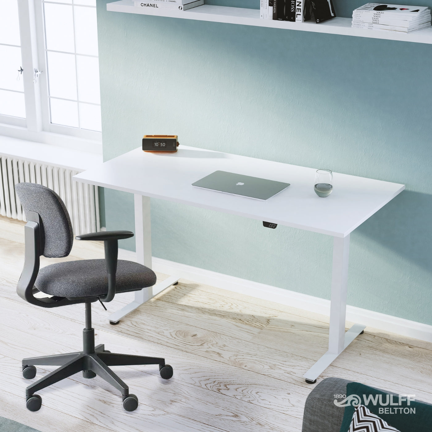 Höj och sänkbara skrivbord för en ergonomisk arbetsplats